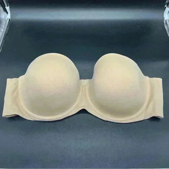Cacique strapless bra size 46D - Picture 1 of 4